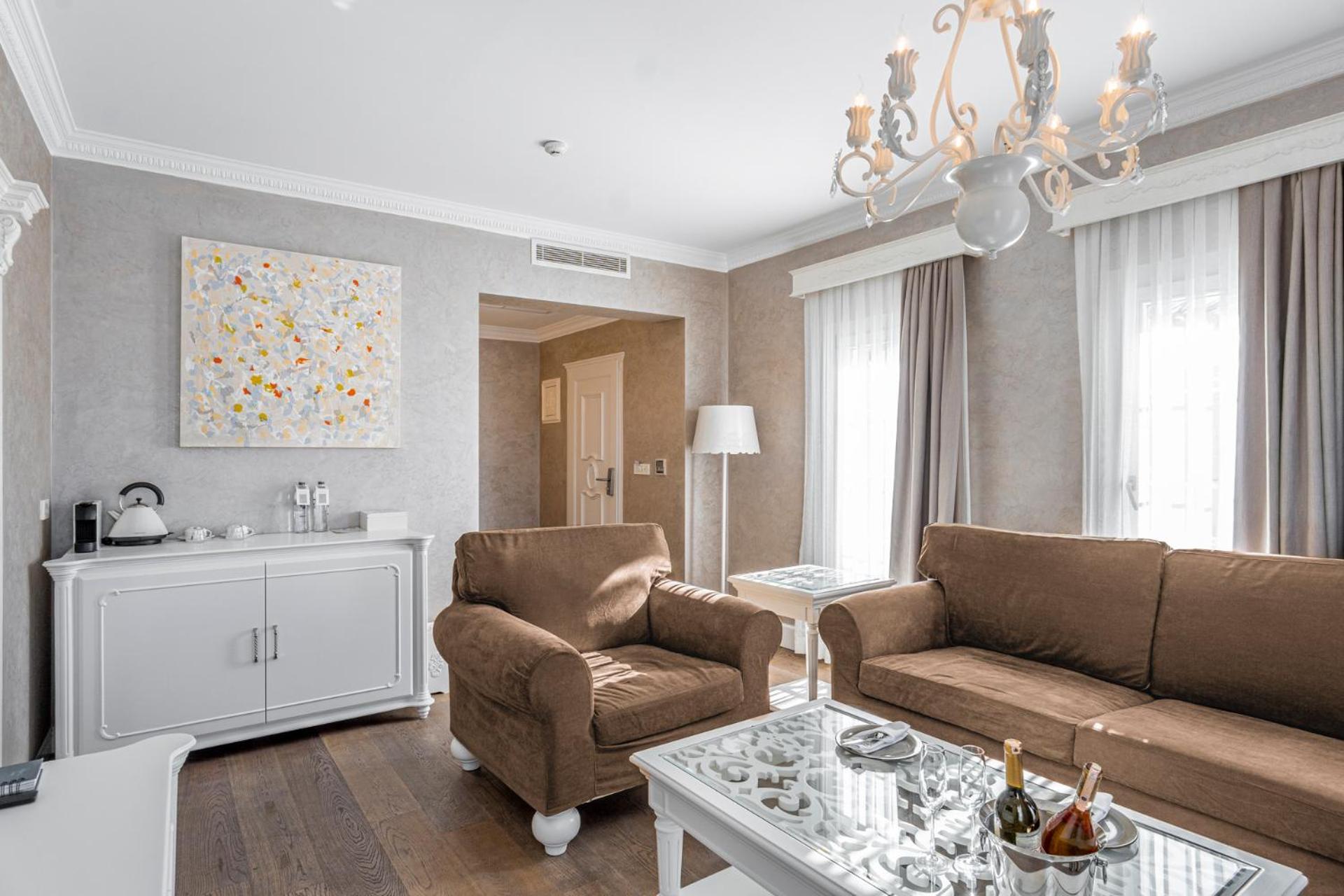 Ena Boutique Hotel 4*
